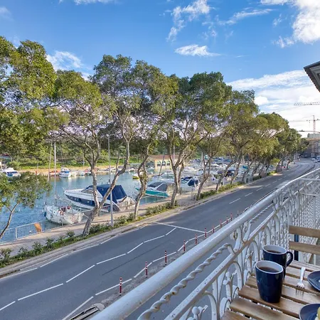 Valletta Marina View - Seafront Apartment